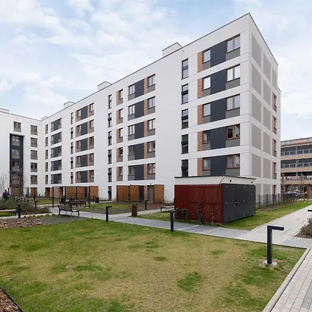 Nowoczesny W Krakowie Z Klimatyzowanym Salonem Dwa Miejsca Postojowe By Renters Cracovia