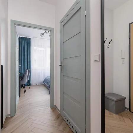 Nowoczesny W Krakowie Z Klimatyzowanym Salonem Dwa Miejsca Postojowe By Renters * Cracovia