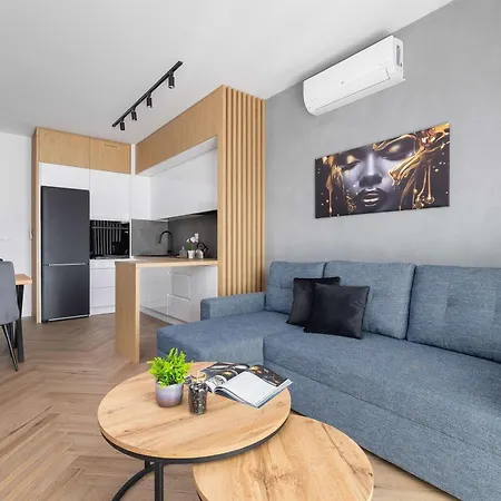 Nowoczesny W Krakowie Z Klimatyzowanym Salonem Dwa Miejsca Postojowe By Renters Apartment Krakow